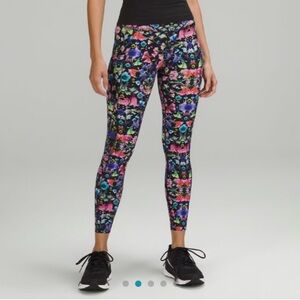 Lululemon Reflective High-Rise Leggings Flowerscope Black back pocket 24” size 6